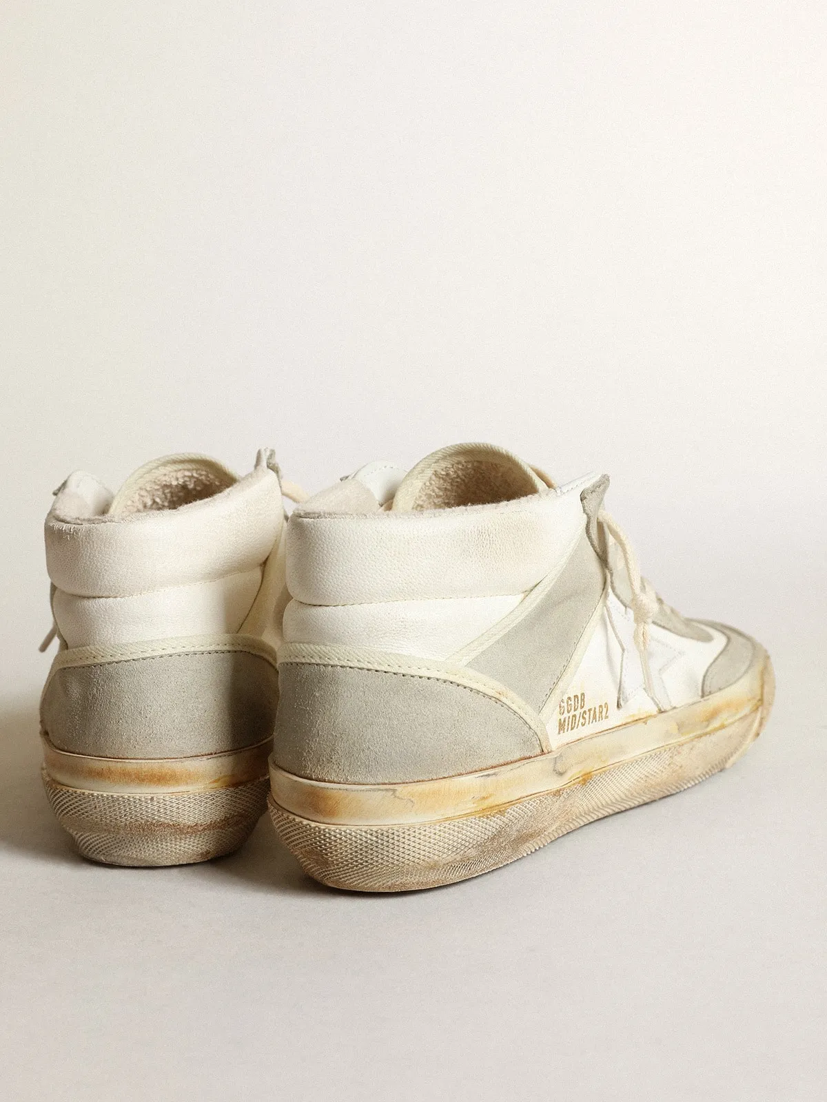 Sneaker Mid Star donna con inserti in suede color grigio ghiaccio e stella in pelle bianca