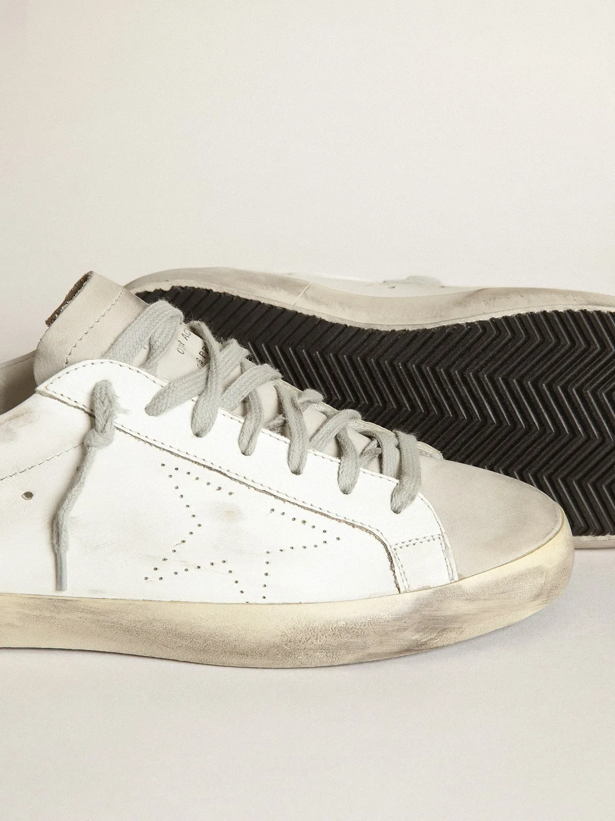 Super-Star Uomo con stella traforata e talloncino grigio ghiaccio