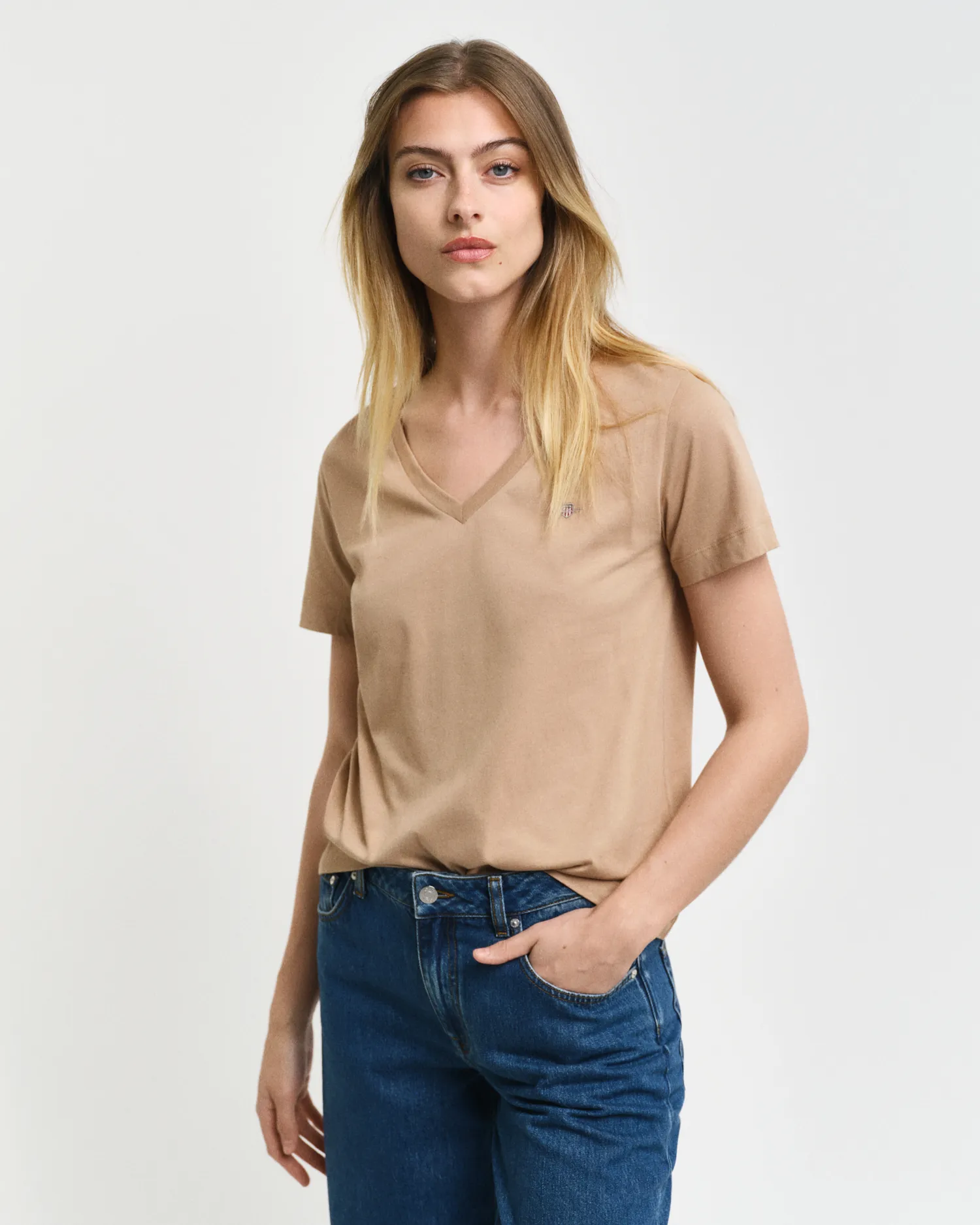 T-shirt Shield con scollo a V    